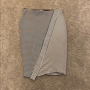 Size S Zara pencil skirt